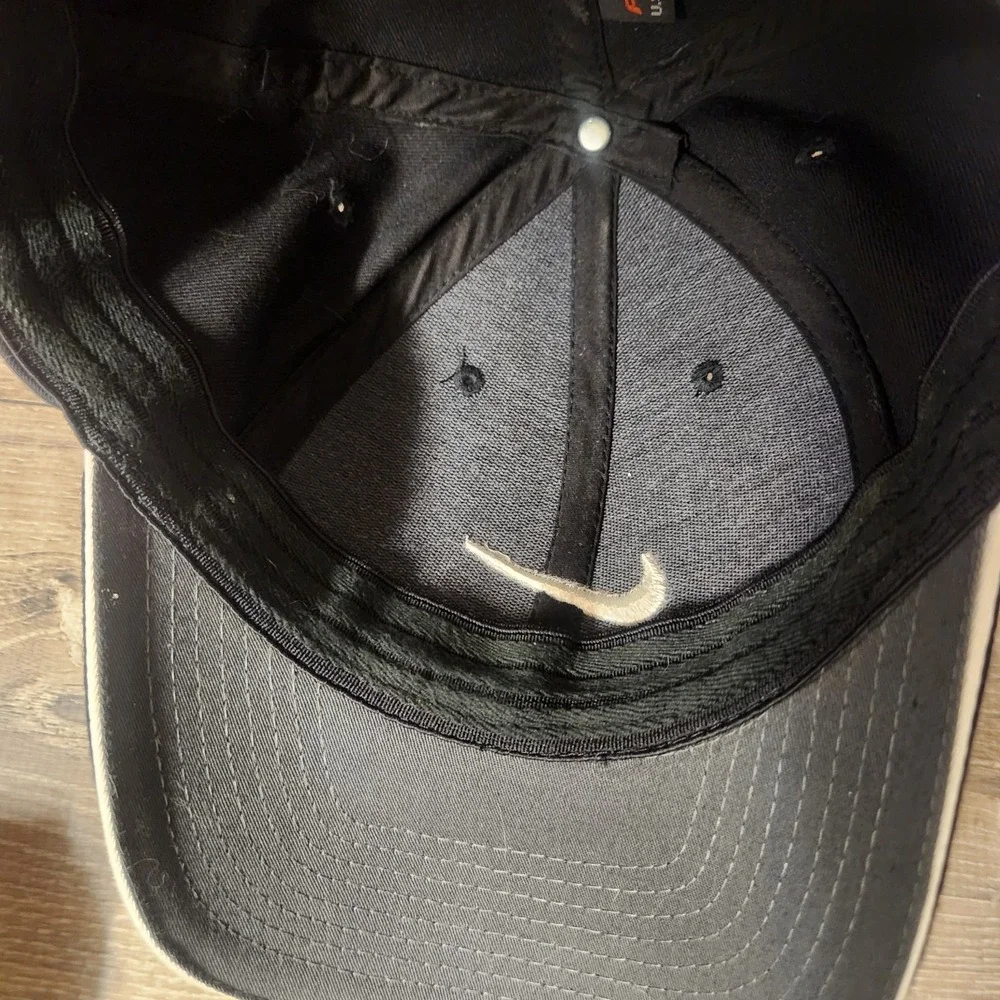 Nike Golf Adult L/XL Black Flex Fitted Swoosh Baseball Cap Hat